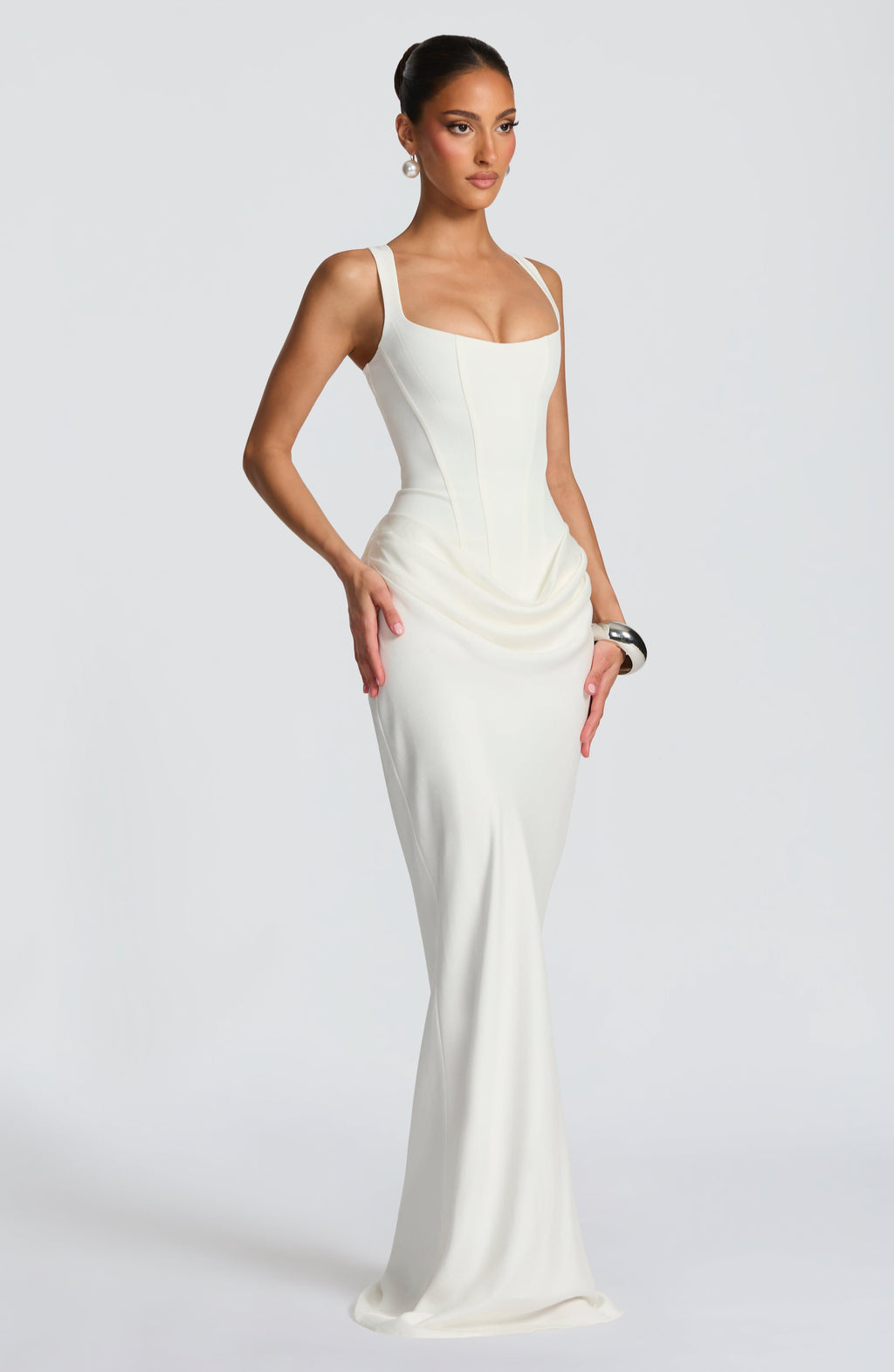 Valentina • Vestido maxi esculpido con silueta de reloj de arena