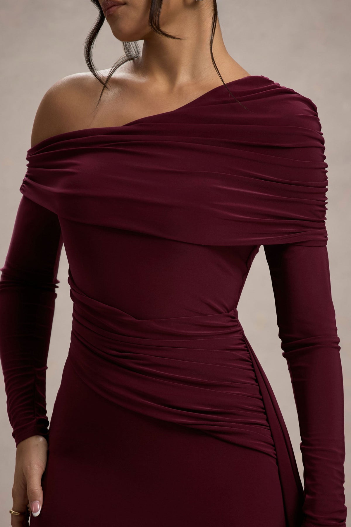 Valina | Vestido largo en Burdeos Fruncido Asimétrico con Caída