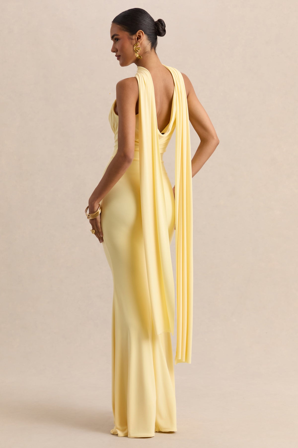 Armelia | Vestido Largo Color Limón De Jersey Elástico Con Escote Cowl Y Detalle De Bufanda