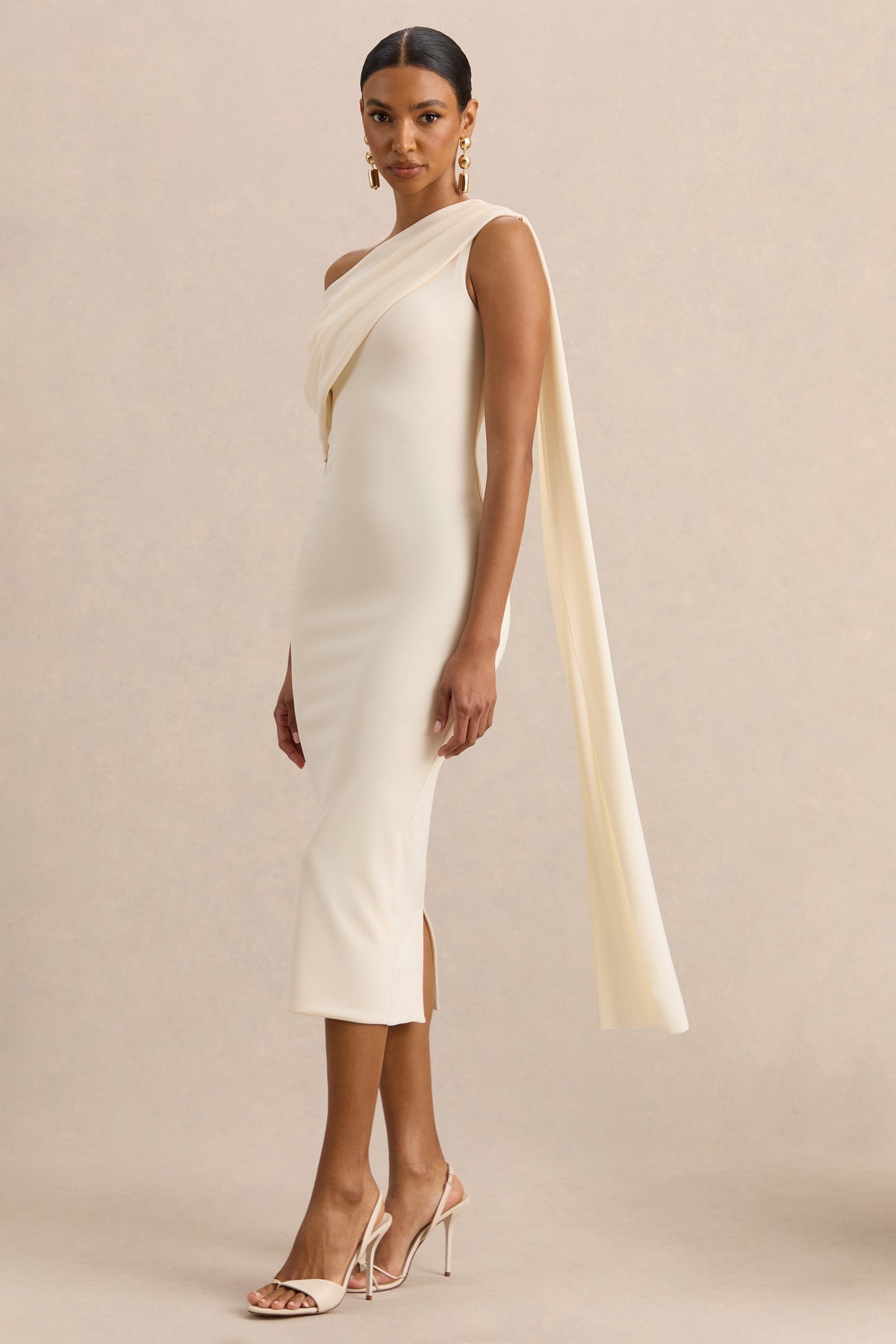 Madelisse | Vestido Midi Crema de Escote Asimétrico con Fajín