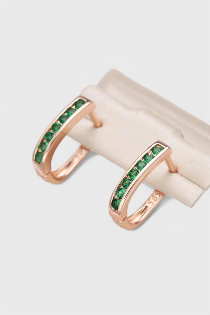 Pendientes de Esmeralda y Diamante en Oro: Elegancia y Distinción