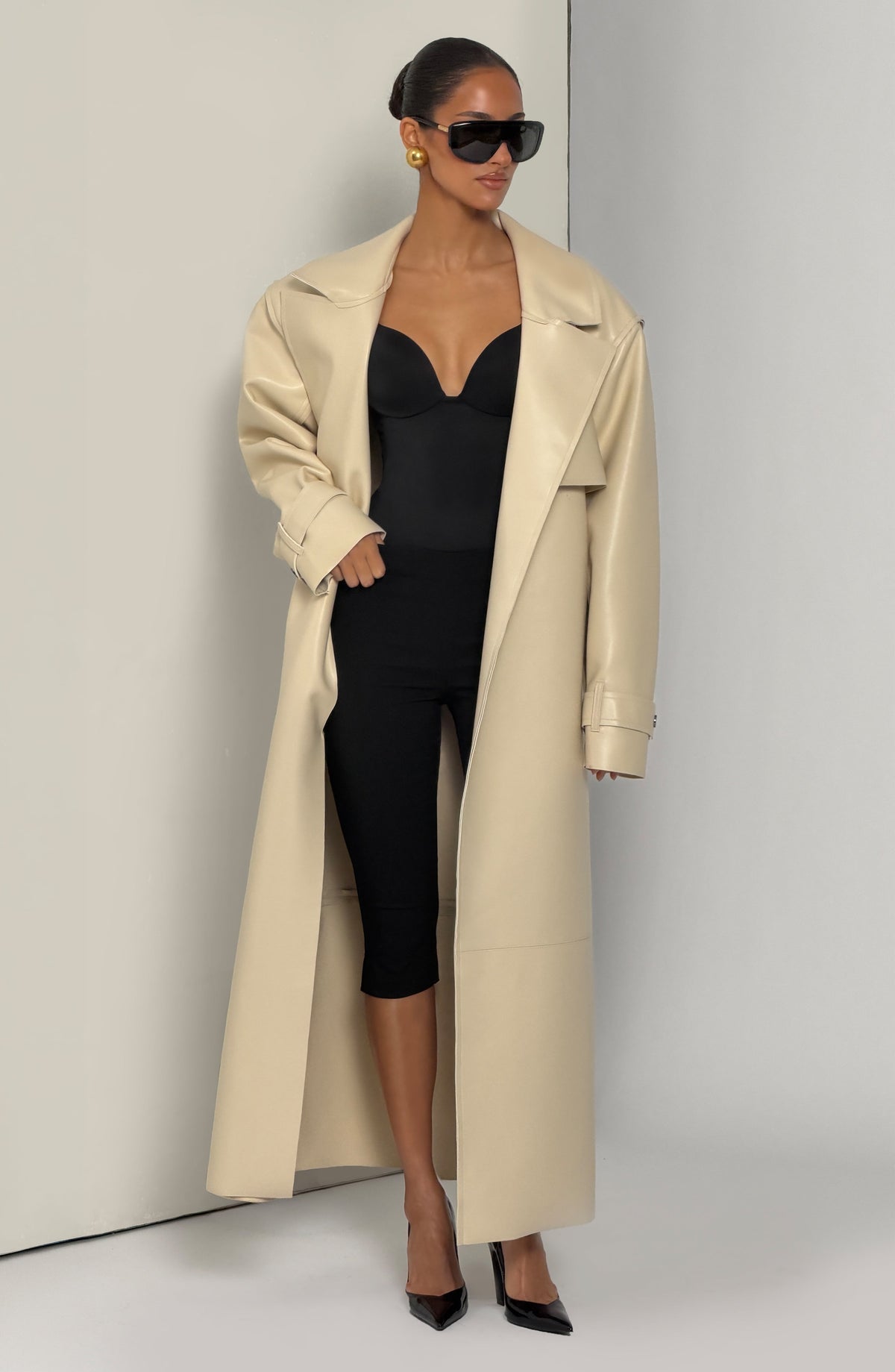 Bridget | Gabardina oversize de efecto piel – Crema