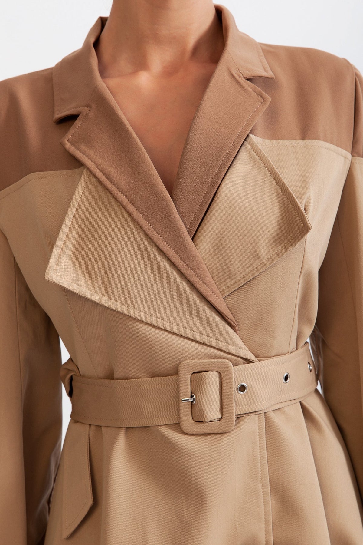 Gabardina Doble con Estilo Blazer – Nude