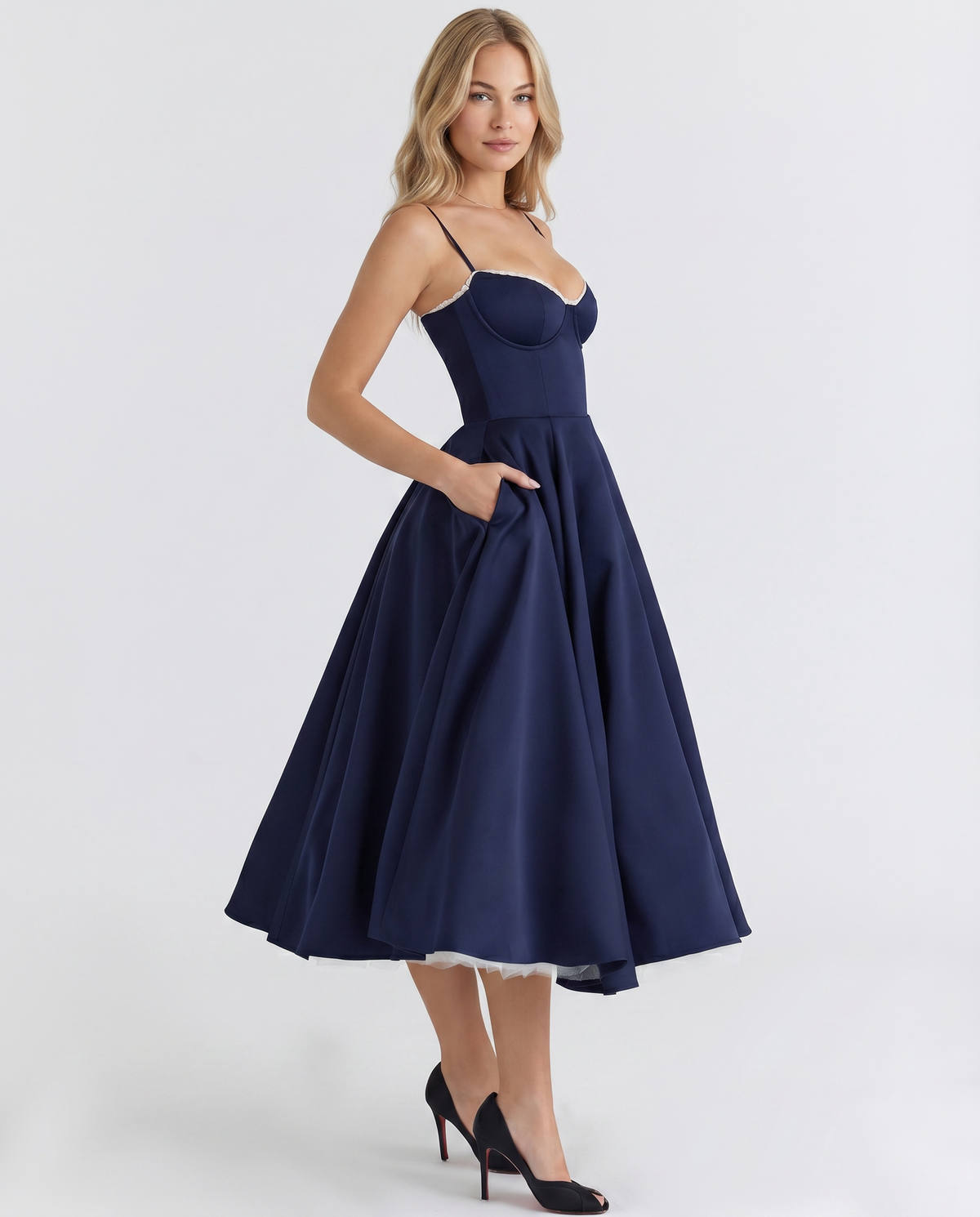 Camryn • Vestido midi con escote corazón y elegante falda de tul