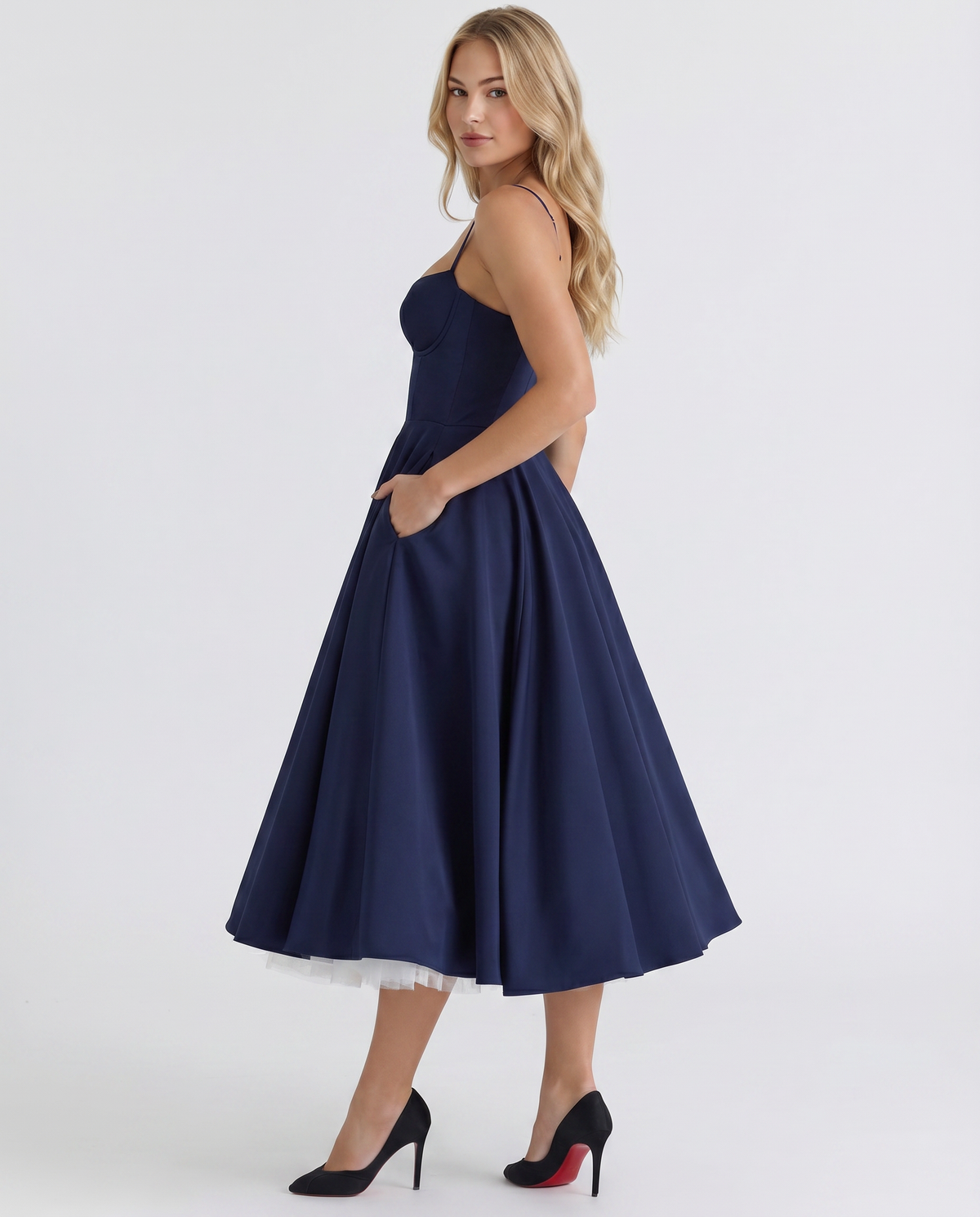 Camryn • Vestido midi con escote corazón y elegante falda de tul
