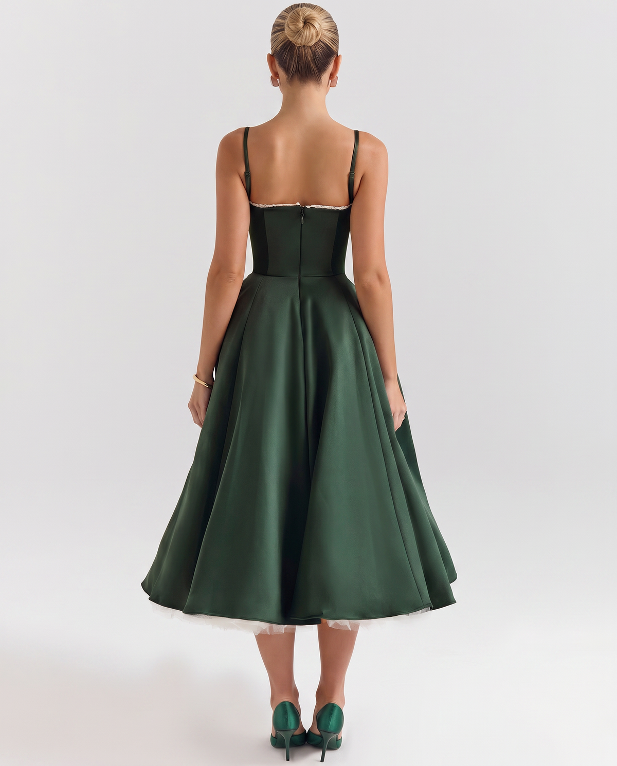 Camryn • Vestido midi con escote corazón y elegante falda de tul
