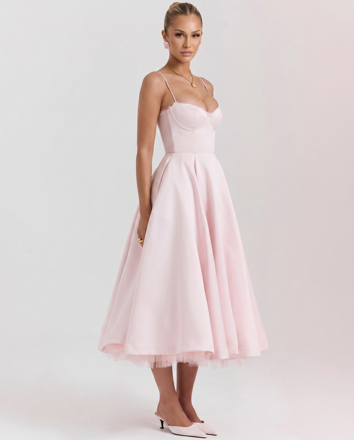 Jianna • Elegante vestido midi de tul con corsé de aros