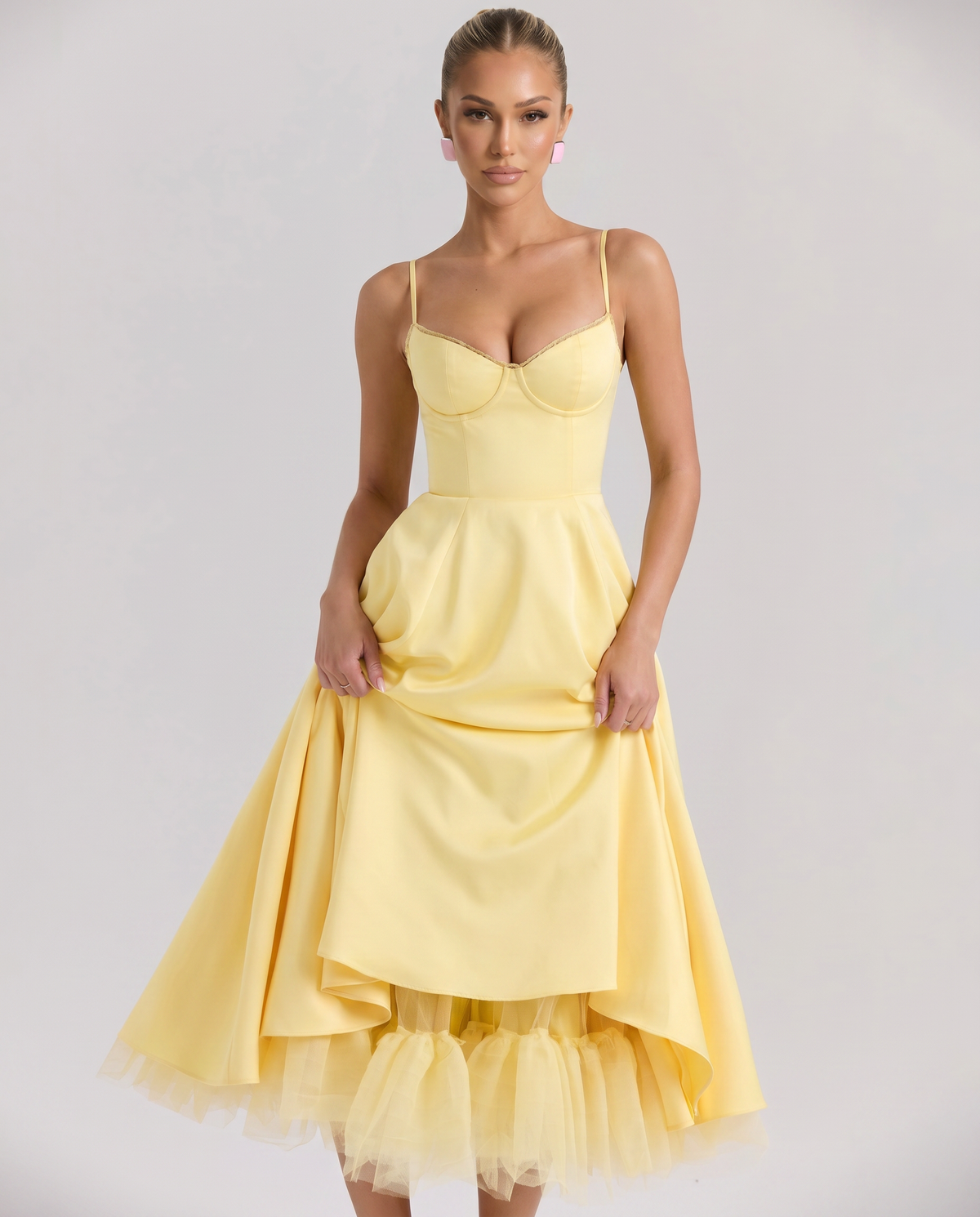 Jianna • Elegante vestido midi de tul con corsé de aros