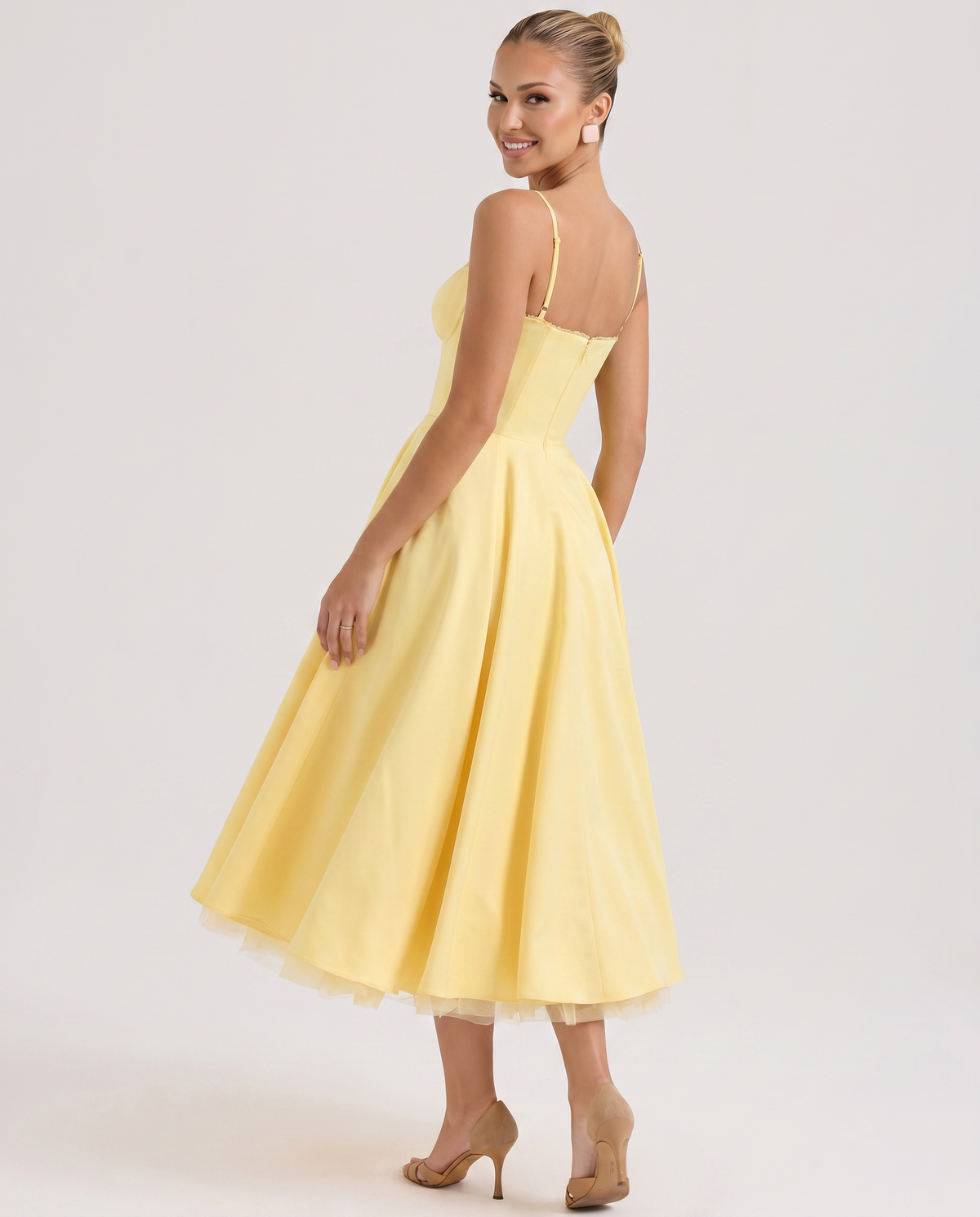 Jianna • Elegante vestido midi de tul con corsé de aros