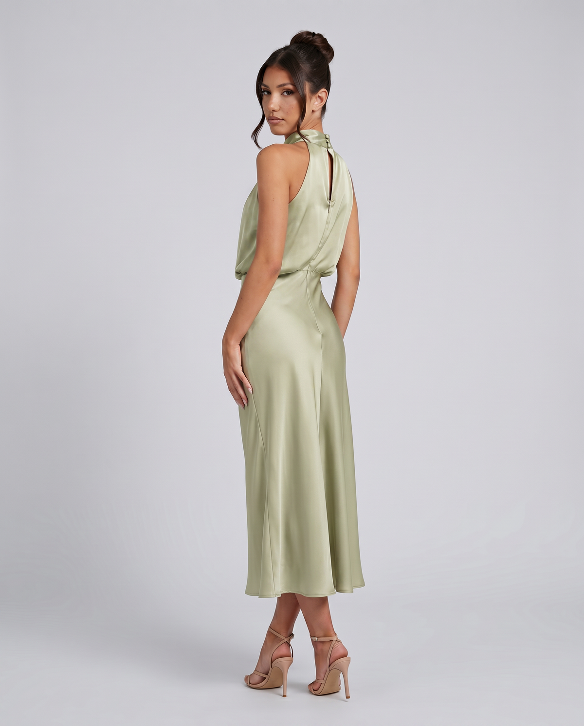 Francesca • Elegante vestido midi con escote halter drapeado