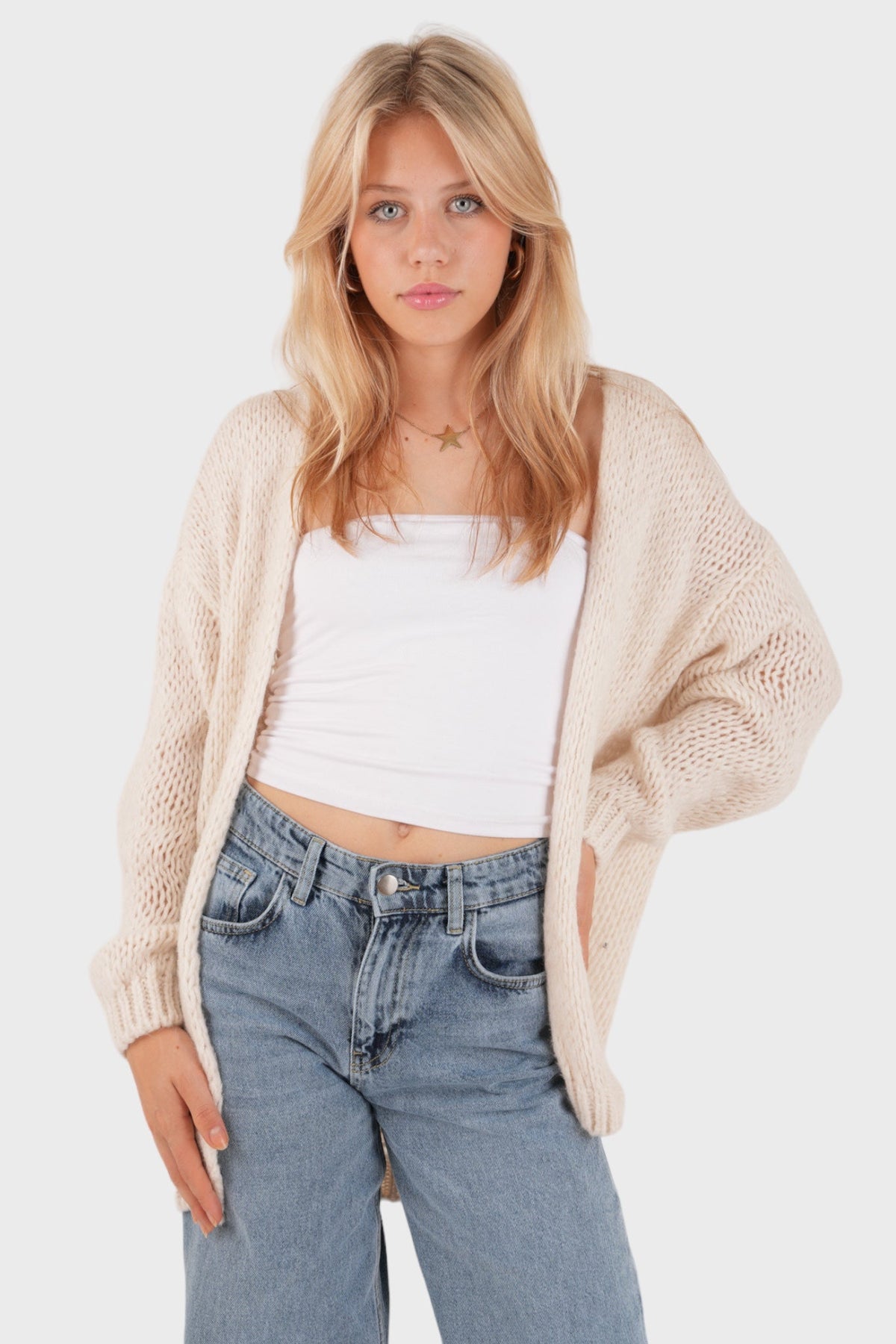 Cárdigan beige acogedor y elegante “Mantenme abrigado”