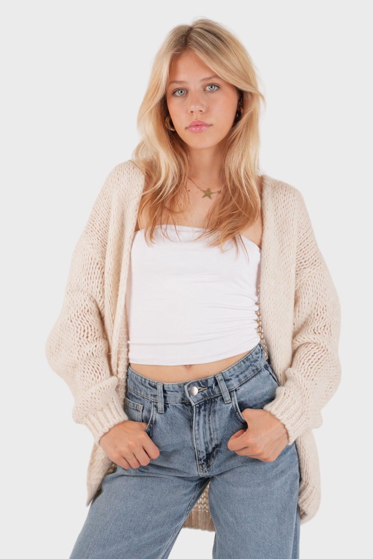 Cárdigan beige acogedor y elegante “Mantenme abrigado”