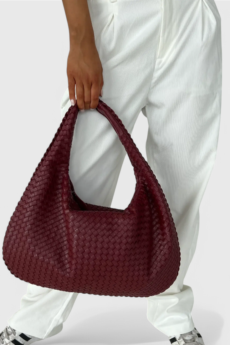 Bolso de hombro Tilly tejido artesanal con estilo moderno