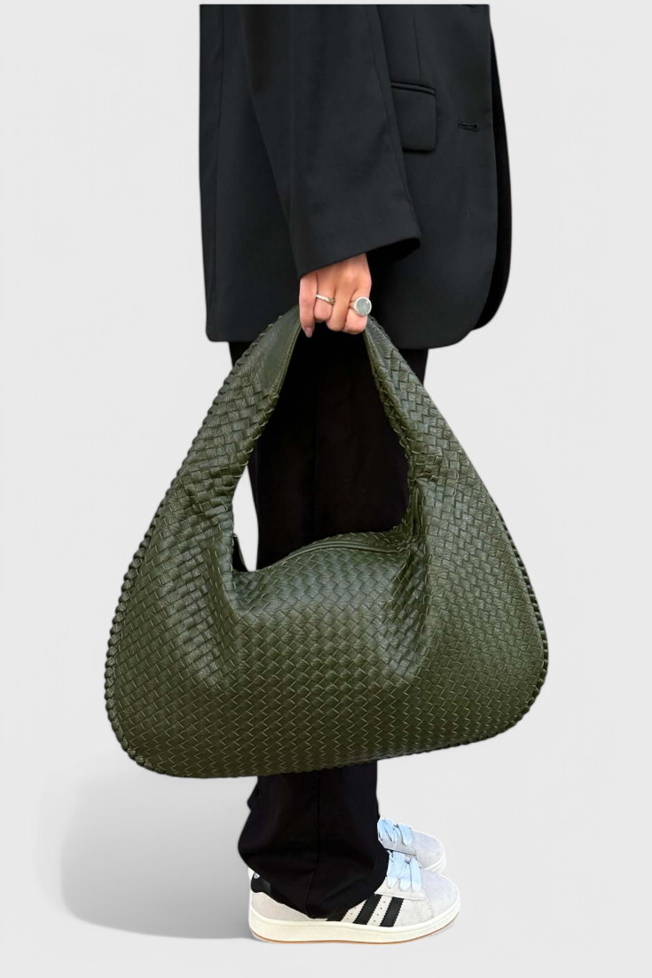 Bolso de hombro Tilly tejido artesanal con estilo moderno