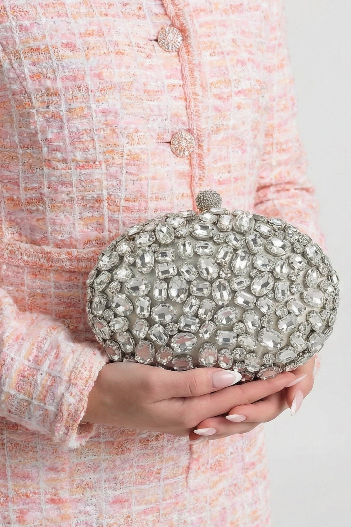 Clutch Ovalado con Pedrería Brillante – Plateado