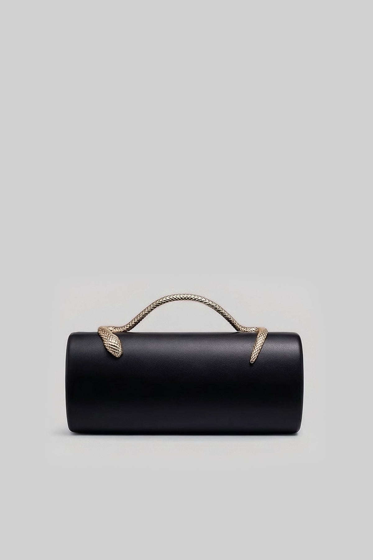 Bolso de Mano Estructurado con Asa de Serpiente y Cadena Dorada – Negro