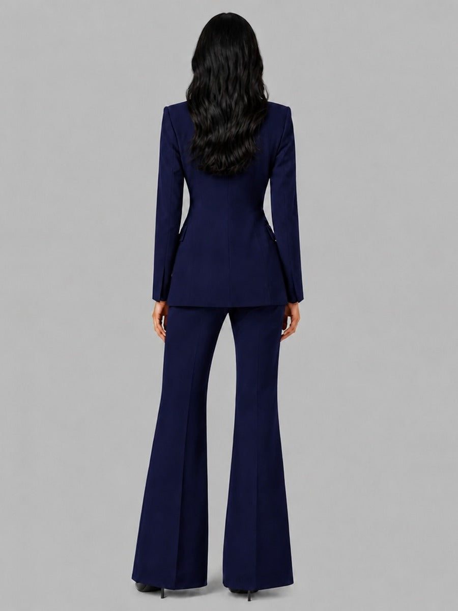 Faustina | Conjunto de dos piezas con blazer de cuello mao y pantalón acampanado