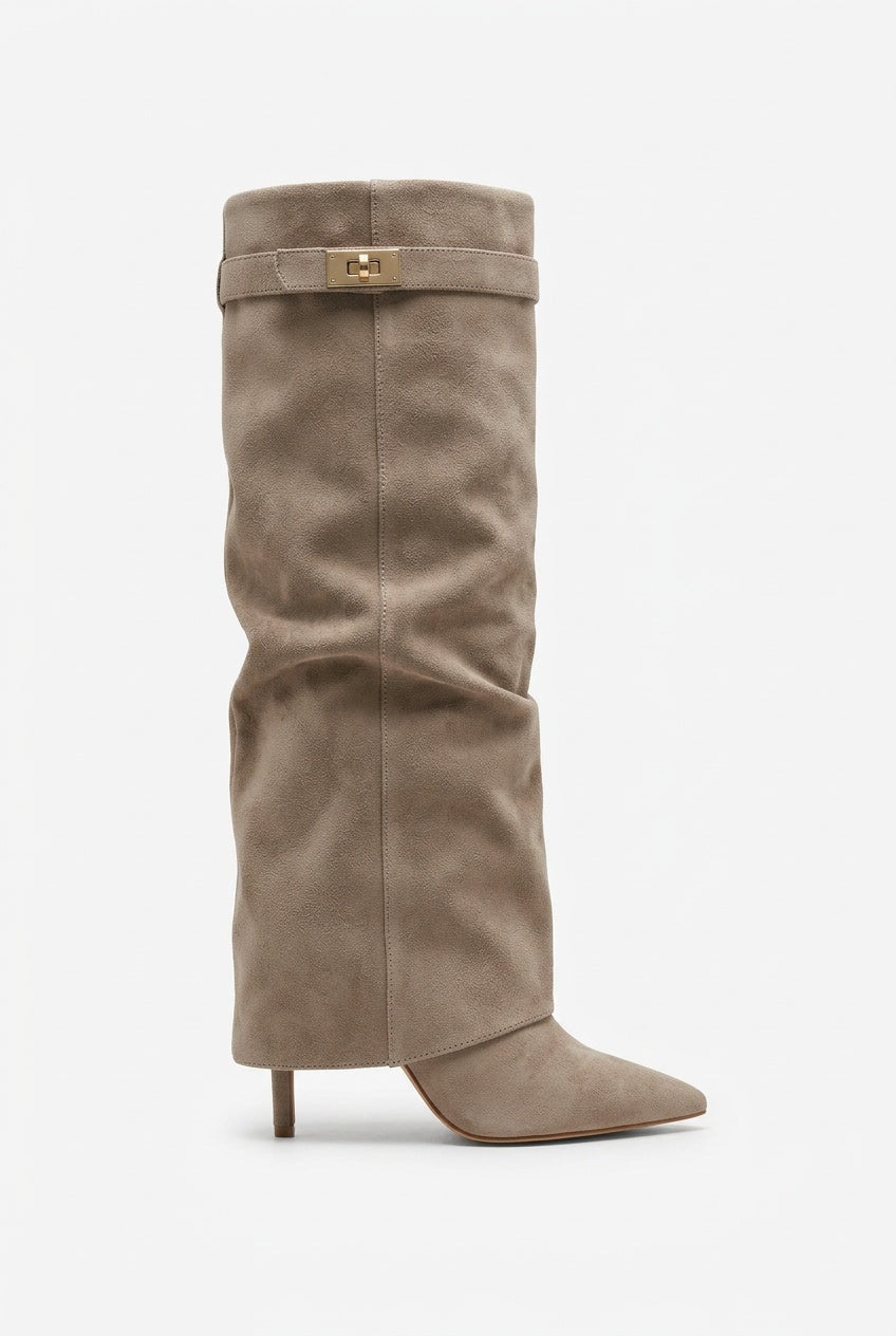 Botas altas por encima de la rodilla con vuelta y elegante hebilla dorada