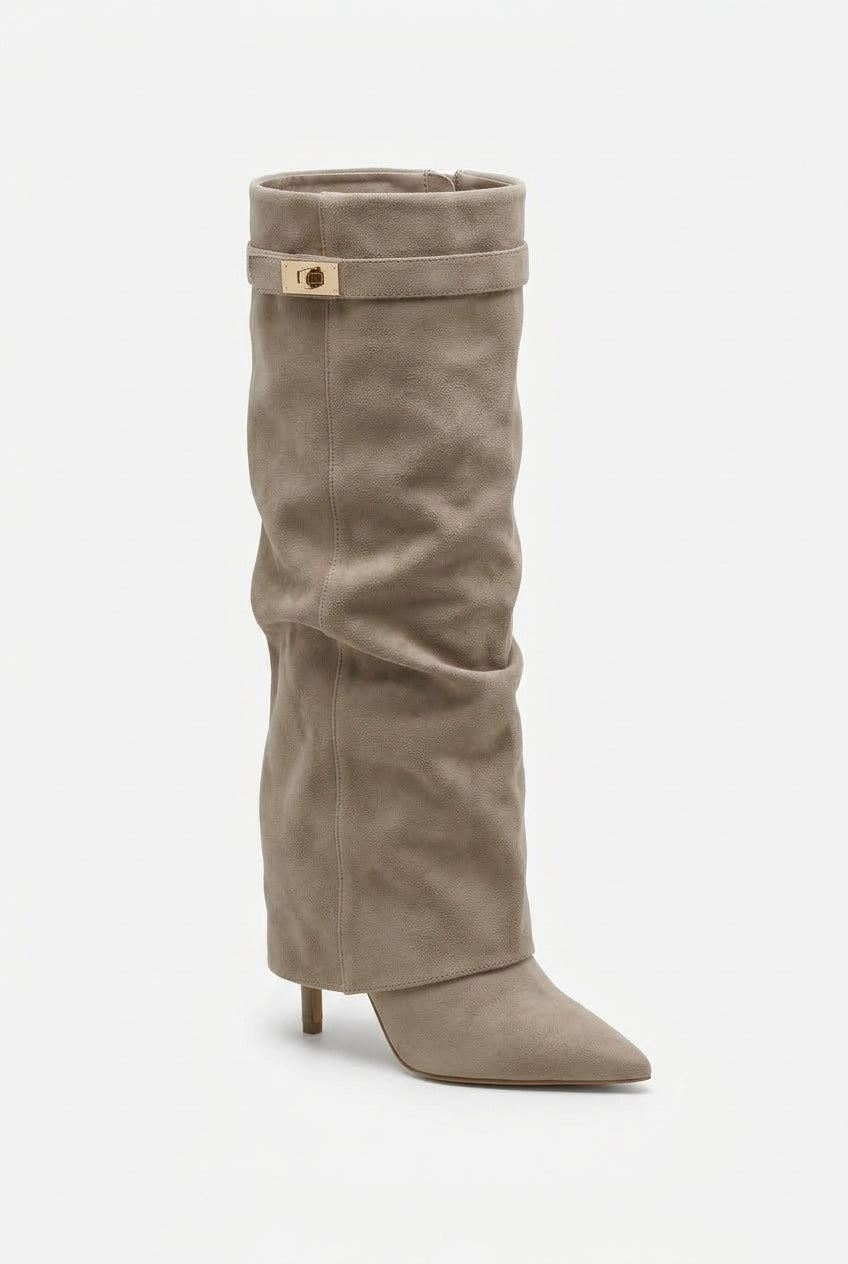 Botas altas por encima de la rodilla con vuelta y elegante hebilla dorada