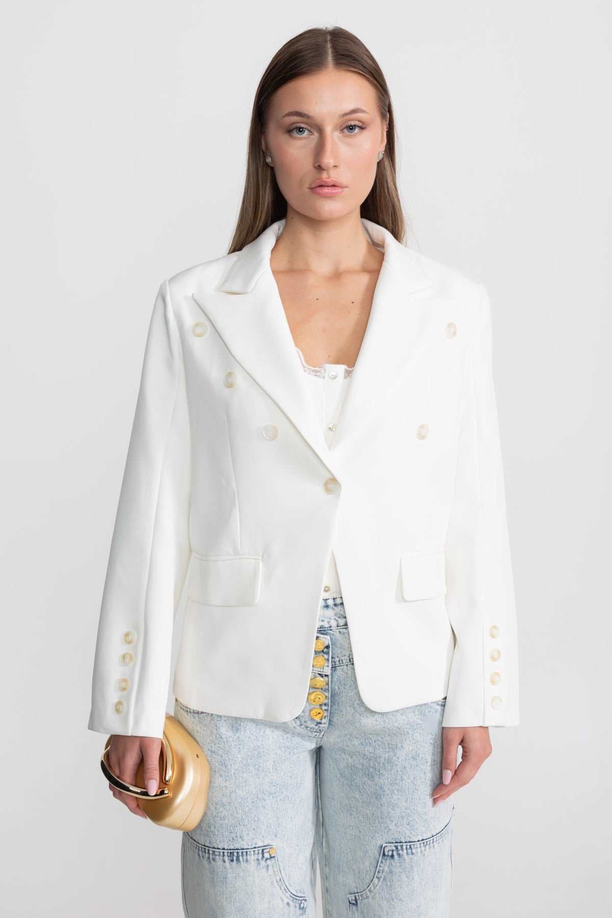 Blazer Cruzado Entallado con Solapas Pico – Blanco