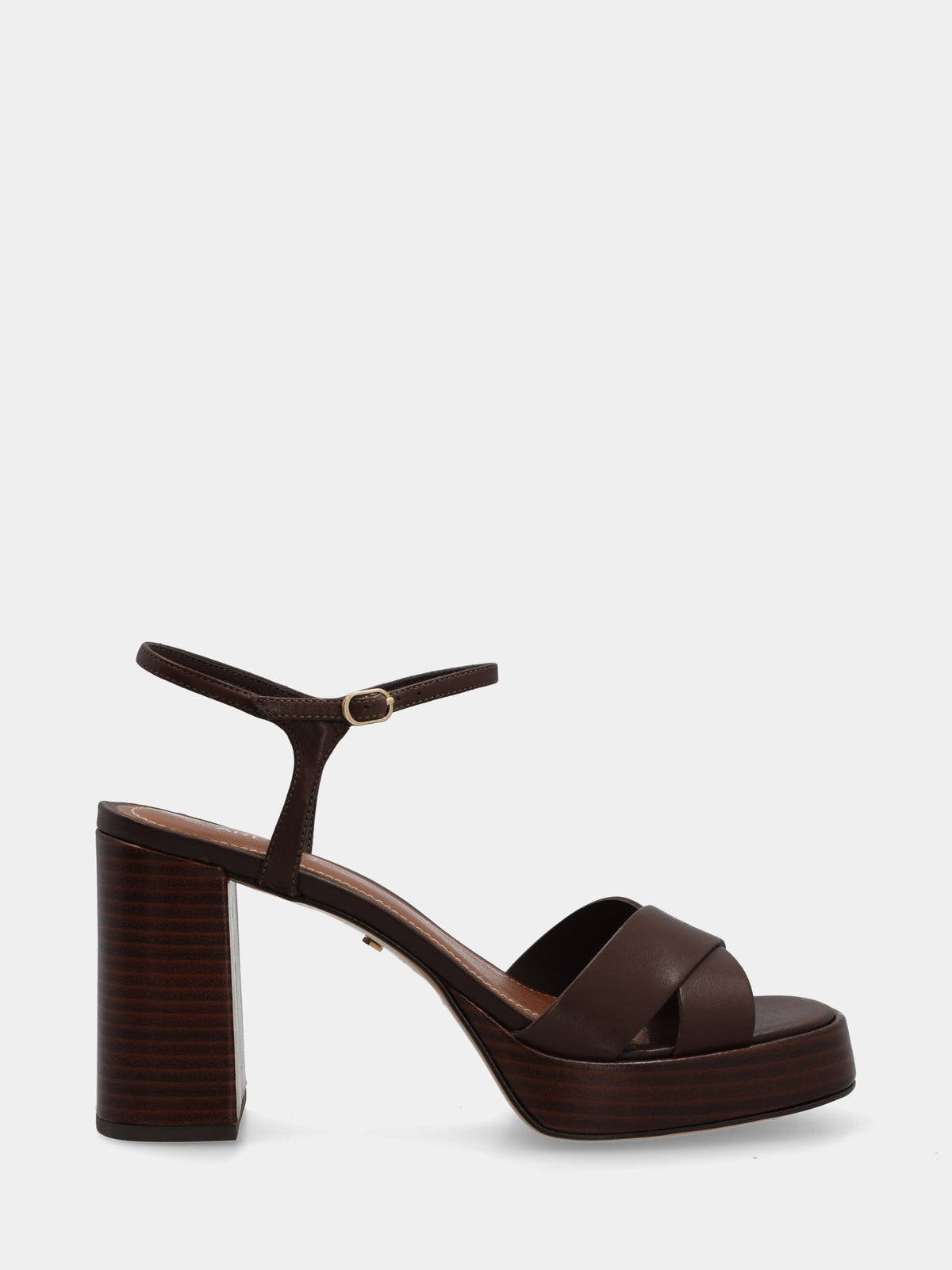 Sandalia de piel marrón chocolate con tiras cruzadas