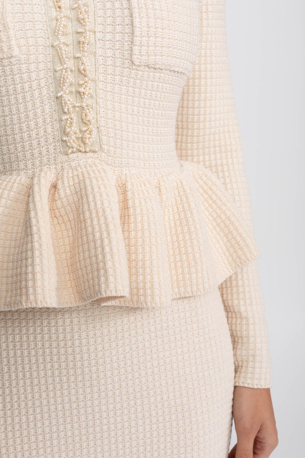 Vestido Peplum de Punto con Flecos y Bolsillos – Beige