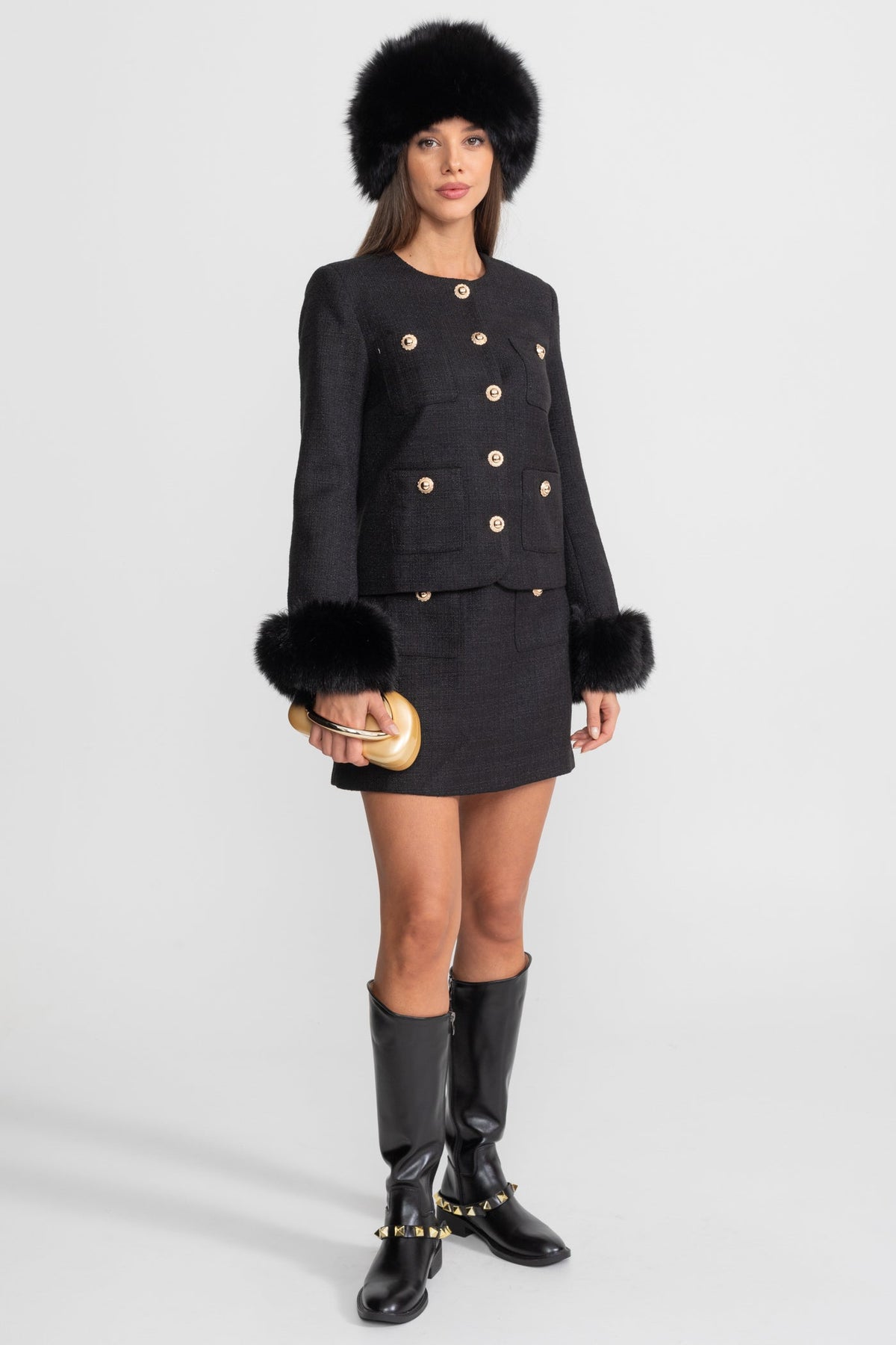 Blazer de Tweed con Puños de Pelo y Botones Dorados – Negro