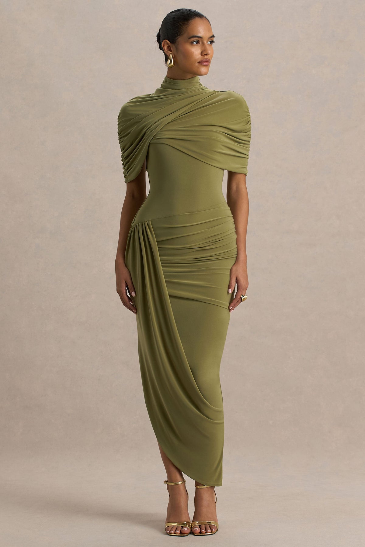 Enchant | Vestido Midi Verde Oliva Con Cuello Alto Y Mangas Capa Asimétricas