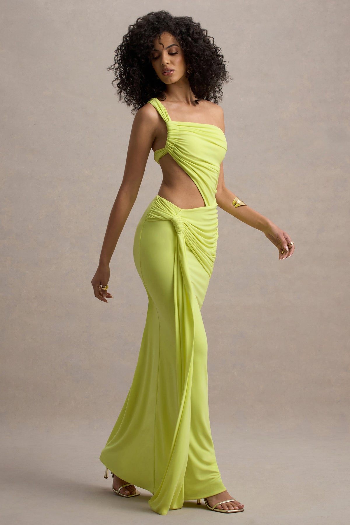 Giovanna | Vestido largo en verde lima con detalles cut out y drapeados