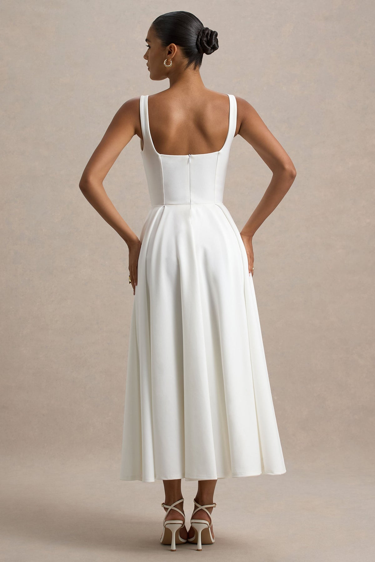 Parina | Vestido midi blanco con escote cuadrado y falda voluminosa