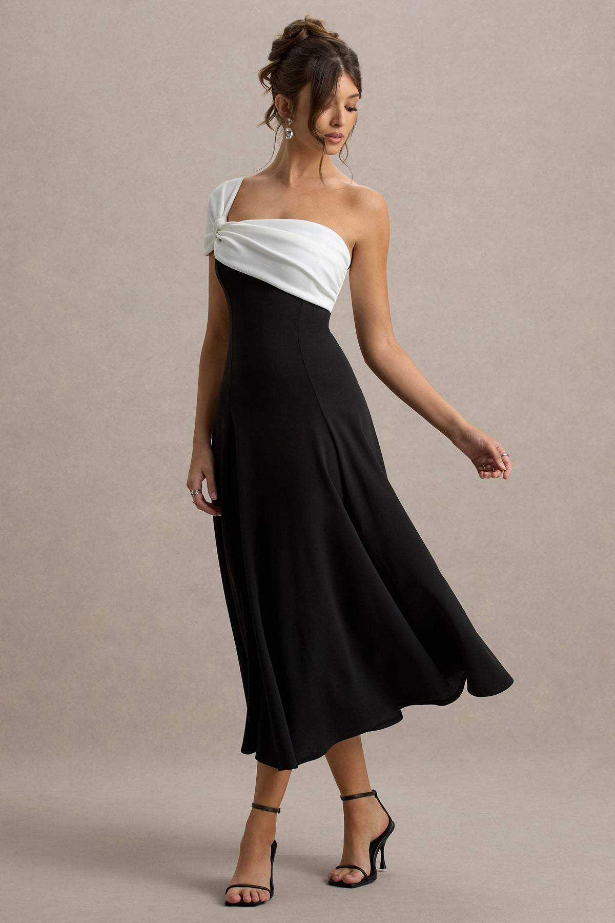 Malta | Vestido Midi Blanco y Negro con Un Solo Hombro