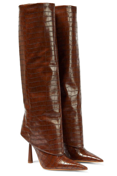 Botas de cuero sintético con efecto cocodrilo, tacón alto y punta afilada