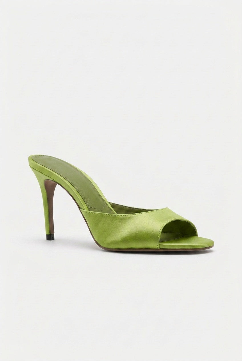 Mules elegantes de tacón de aguja y puntera abierta