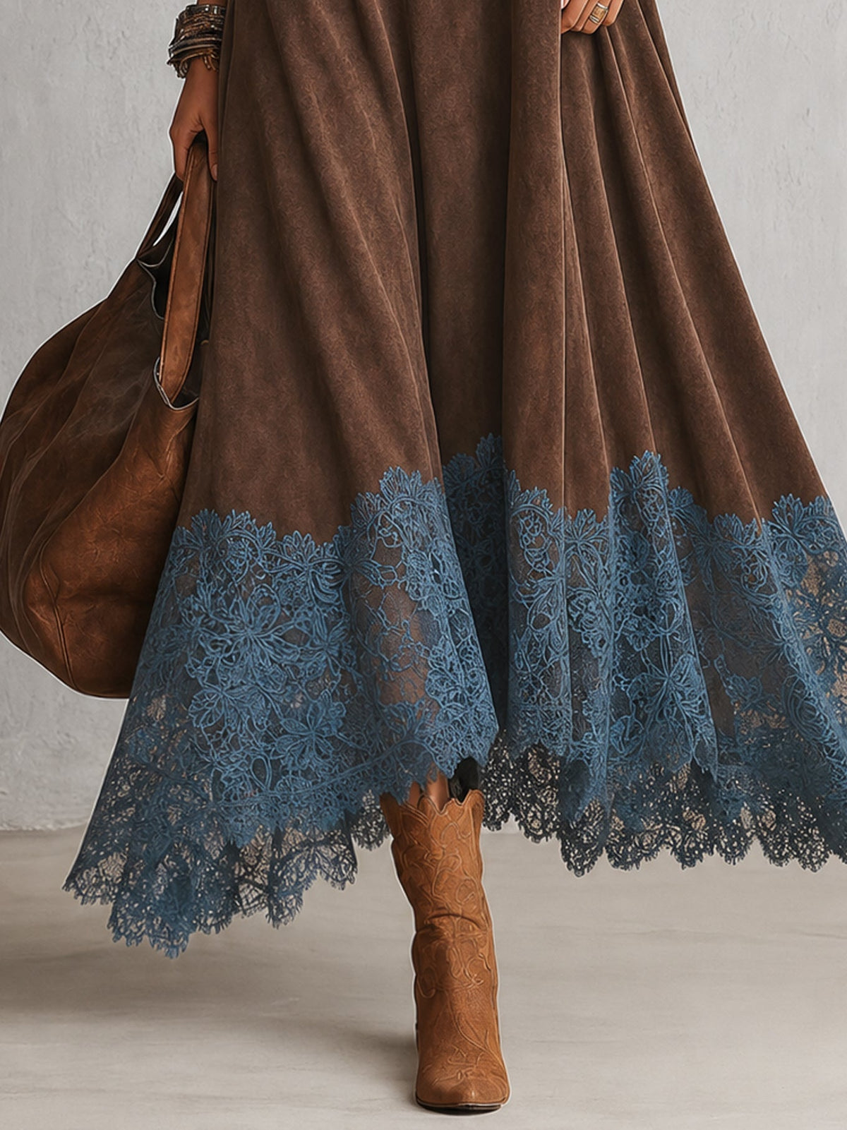 BRUNELLA | Elegante vestido largo efecto ante con refinado dobladillo de encaje