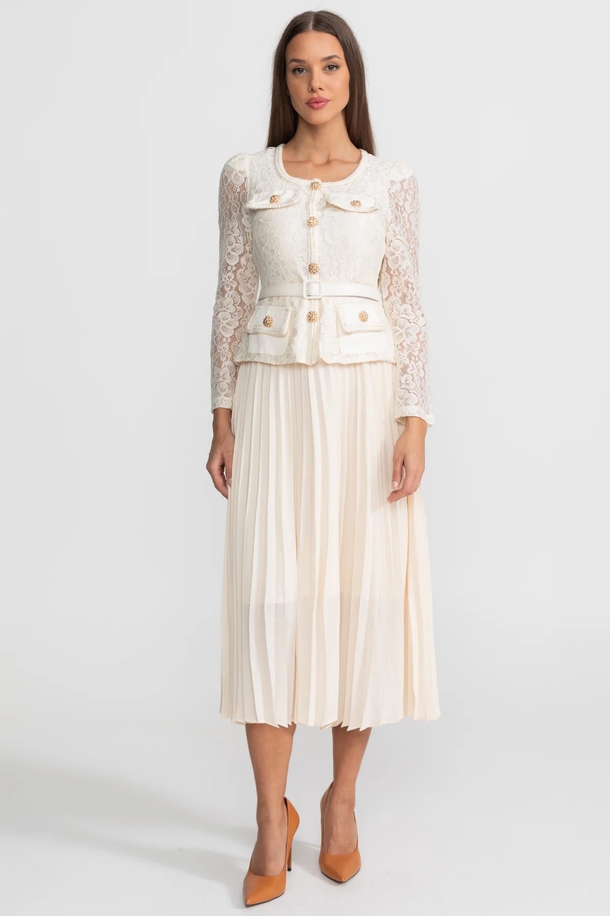 Vestido Midi de Encaje y Plisado con Botones Dorados – Marfil