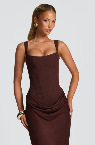 Valentina • Vestido maxi esculpido con silueta de reloj de arena