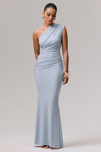 Mardi | Vestido Largo Azul Empolvado con Escote Asimétrico y Fruncidos