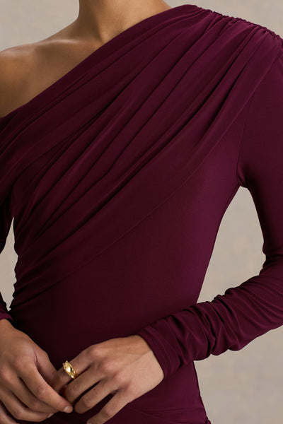Perrie | Vestido Largo Burdeos Con Escote Asimétrico Y Detalles Fruncidos