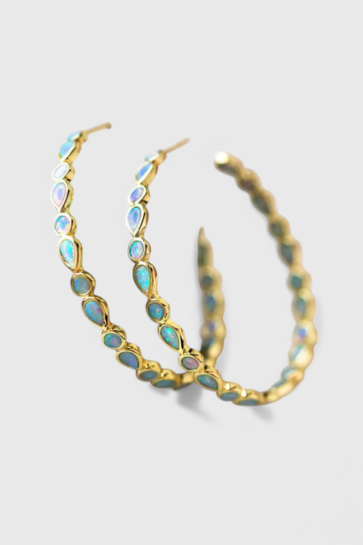 Pendientes de Ópalo Azul Vintage en Oro con Elegancia Soñadora