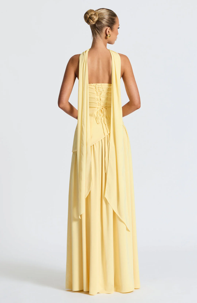 Vega • Vestido maxi sin tirantes con bufanda a juego