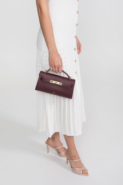 Mini Bolso Estructurado con Herrajes Dorados – Burdeos