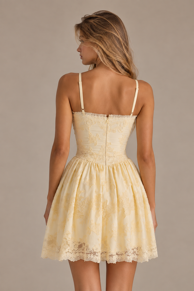 Tracie • Vestido mini con delicado encaje inglés bordado