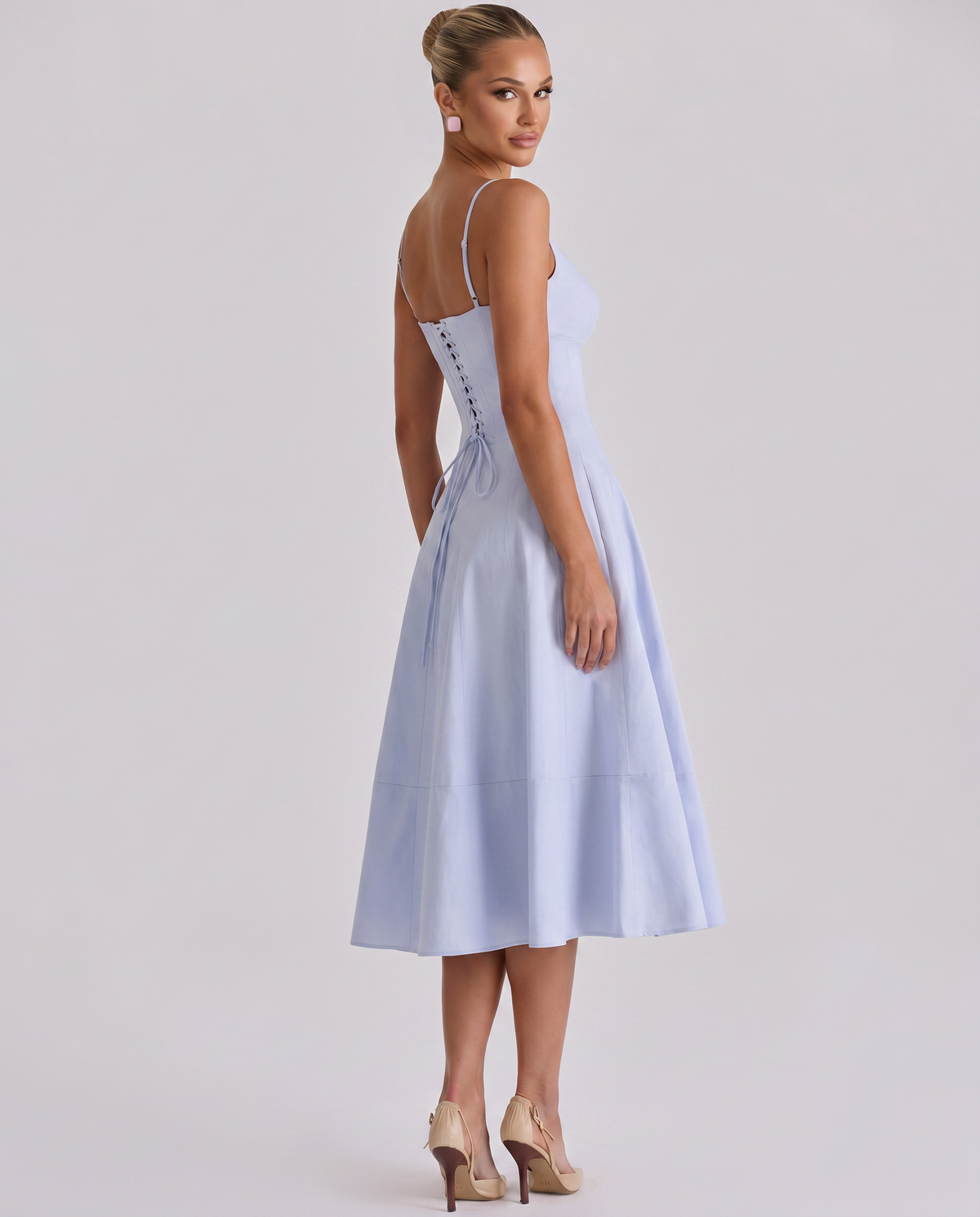 Robyn • Vestido midi con elegante espalda de lazo