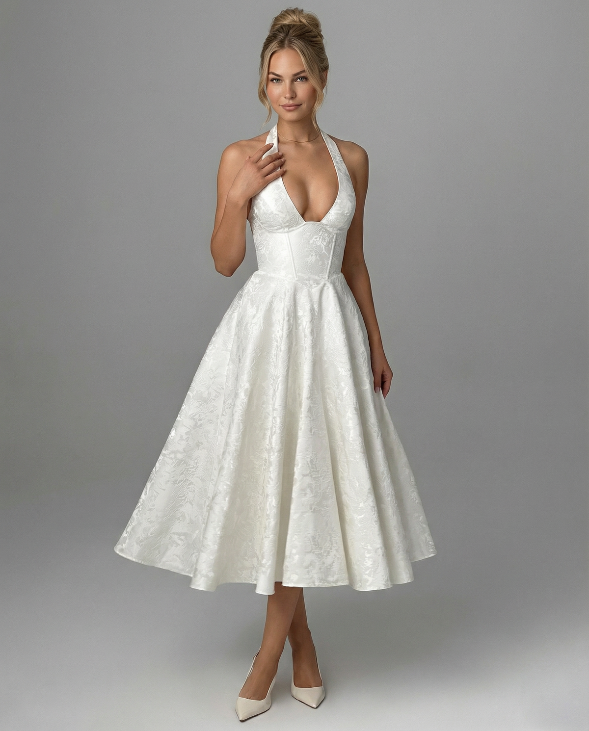 Sonia • Elegante vestido midi de jacquard con cuello halter