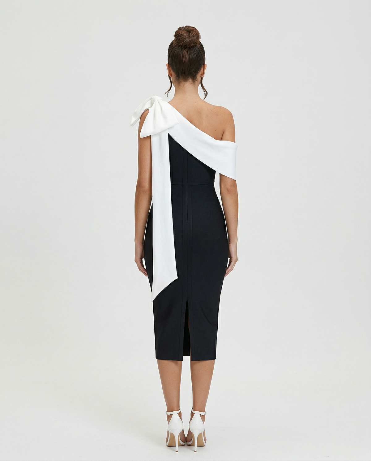 Elza • Vestido midi bandage de un solo hombro con elegante lazo