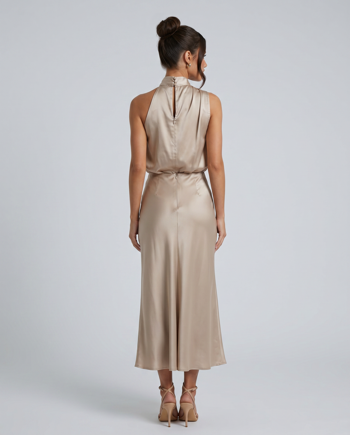 Francesca • Elegante vestido midi con escote halter drapeado