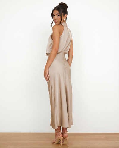 Francesca • Elegante vestido midi con escote halter drapeado