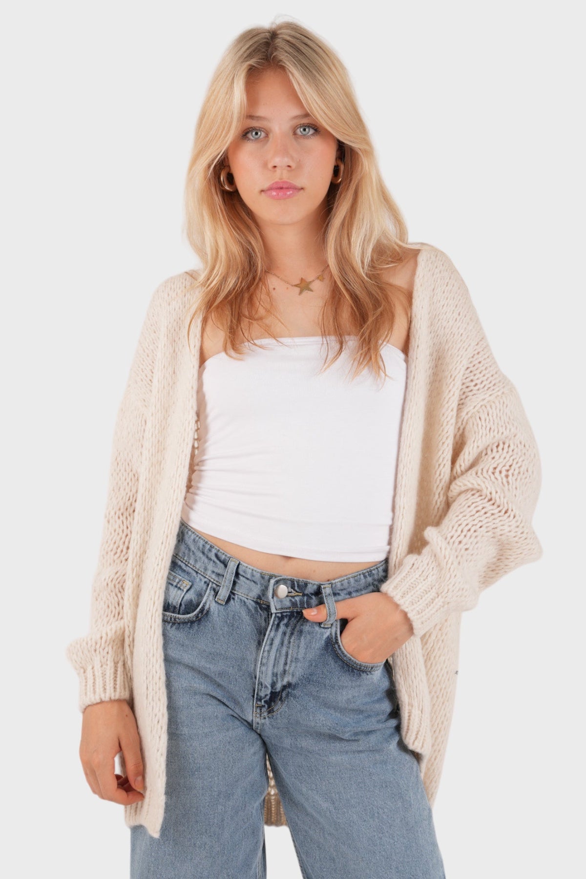 Cárdigan beige acogedor y elegante “Mantenme abrigado”