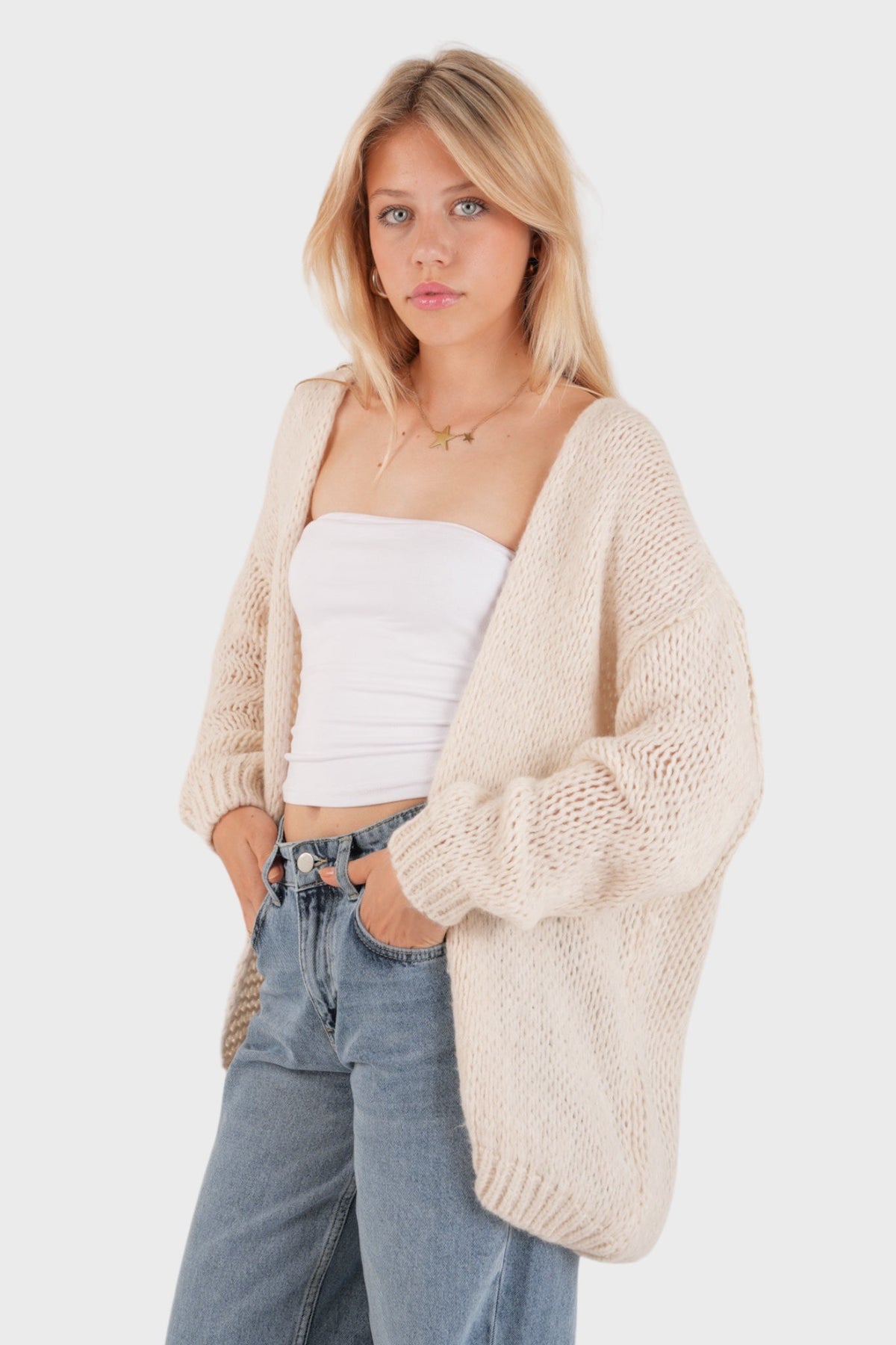 Cárdigan beige acogedor y elegante “Mantenme abrigado”