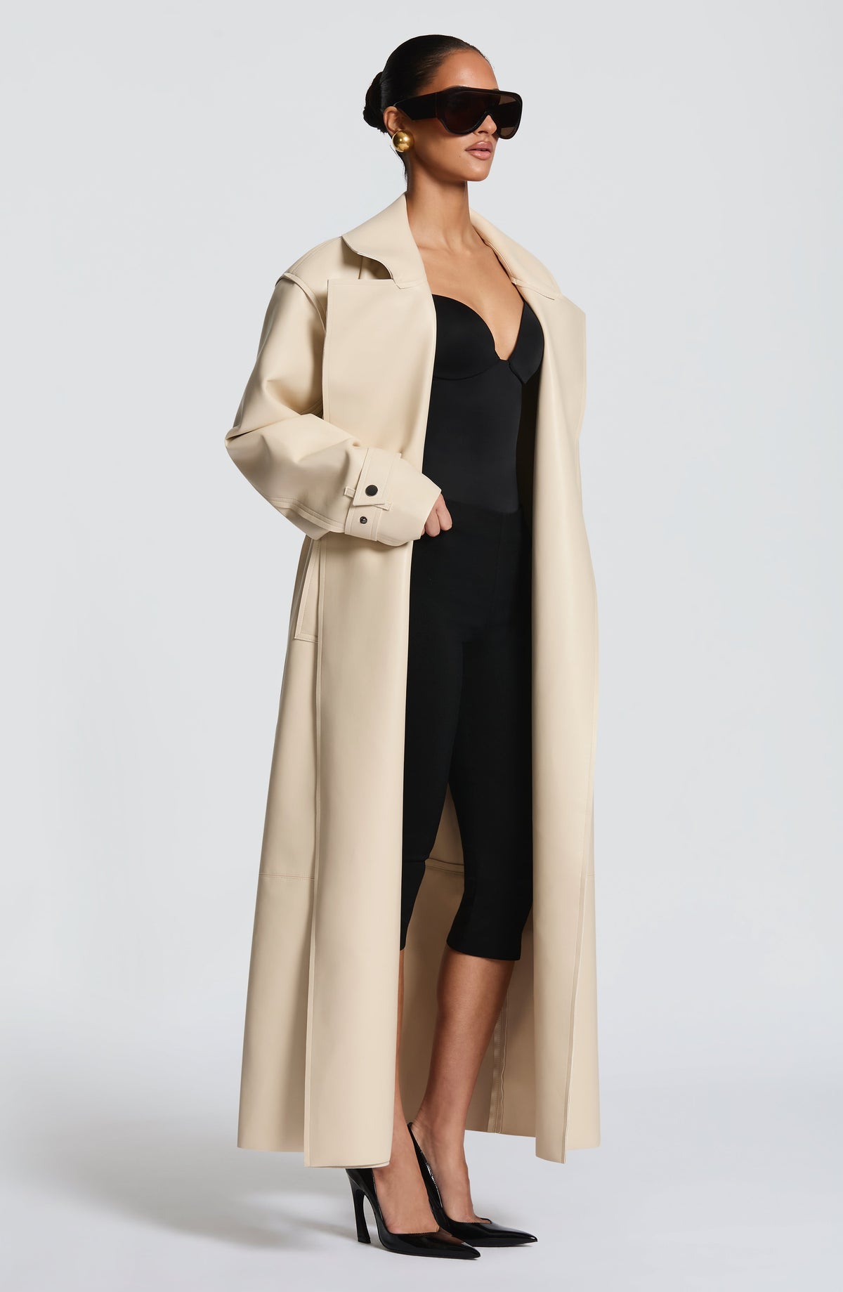 Bridget | Gabardina oversize de efecto piel – Crema